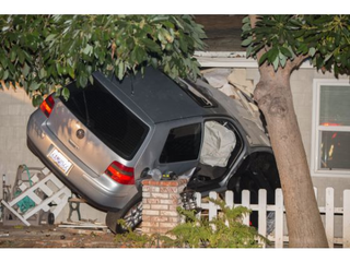 Illustration for article titled Drunk Bro Drives Golf Into House, Hurts Sleeping Mom